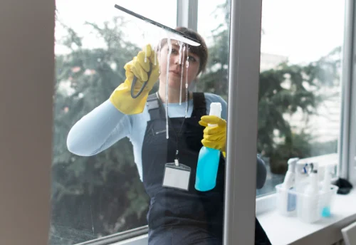 Nettoyage de vitres intérieures et extérieures à Châteauvert